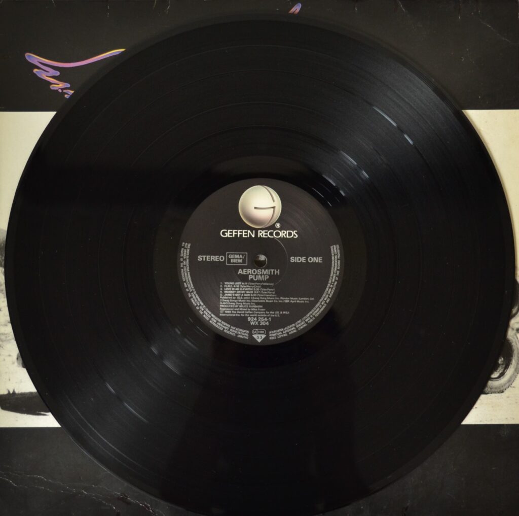 Aerosmith - Pump It Love In An Elevator! aerosmith-pump-record-side-one.