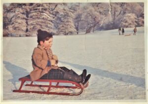 english-boy-on-the-sledge