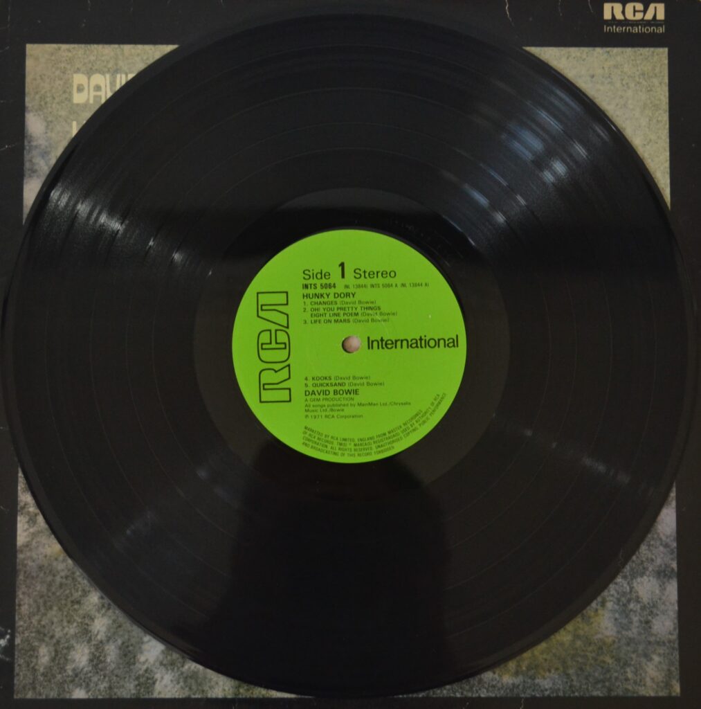 David Bowie - Hunky Dory Fill Your Heart With Love Today david-bowie-hunky-dory-record-side-one
