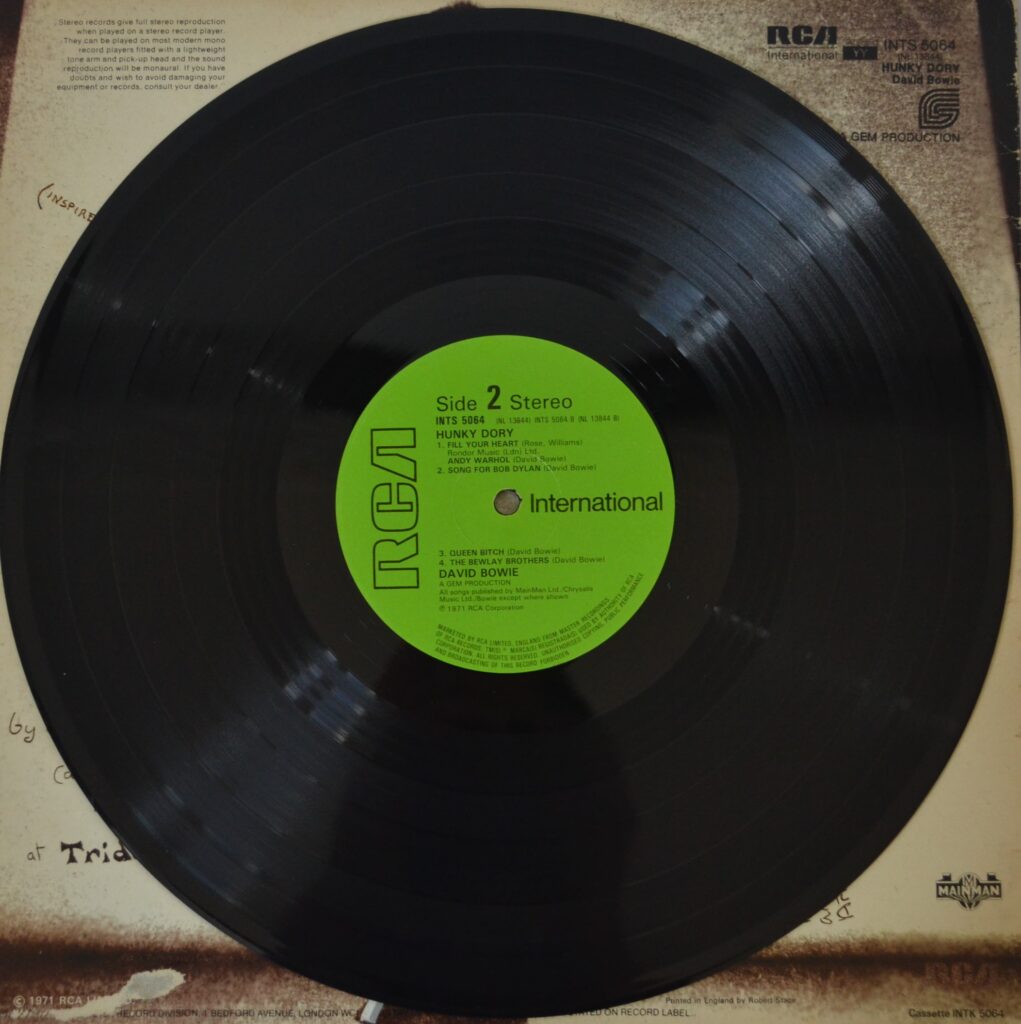 David Bowie - Hunky Dory Fill Your Heart With Love Today david-bowie-hunky-dory-record-side-two
