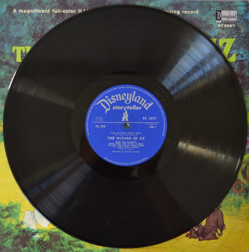 Walt Disney - The Wizard Of Oz - Love Chronicles: A World United the-wizard-of-oz-record-side-one.