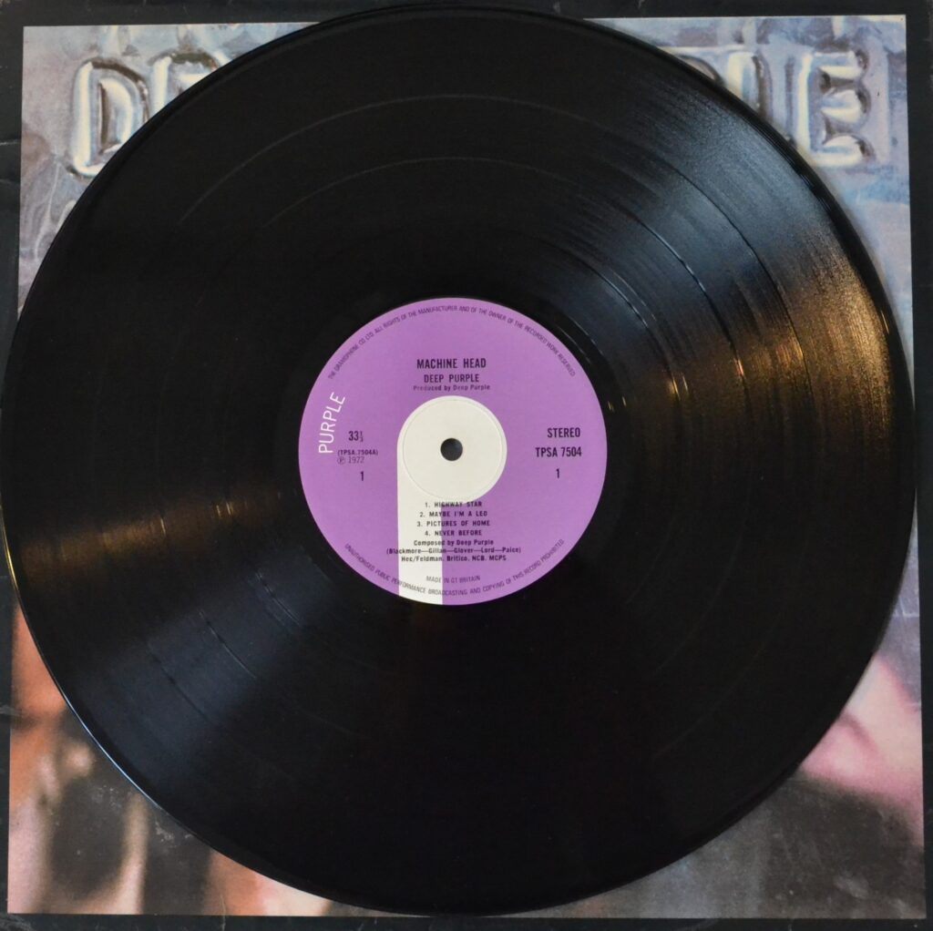 Deep Purple - Machine Head With Smoke On The Water deep-purple-machine-head-record-side-one.