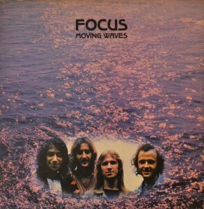 focus-moving-waves