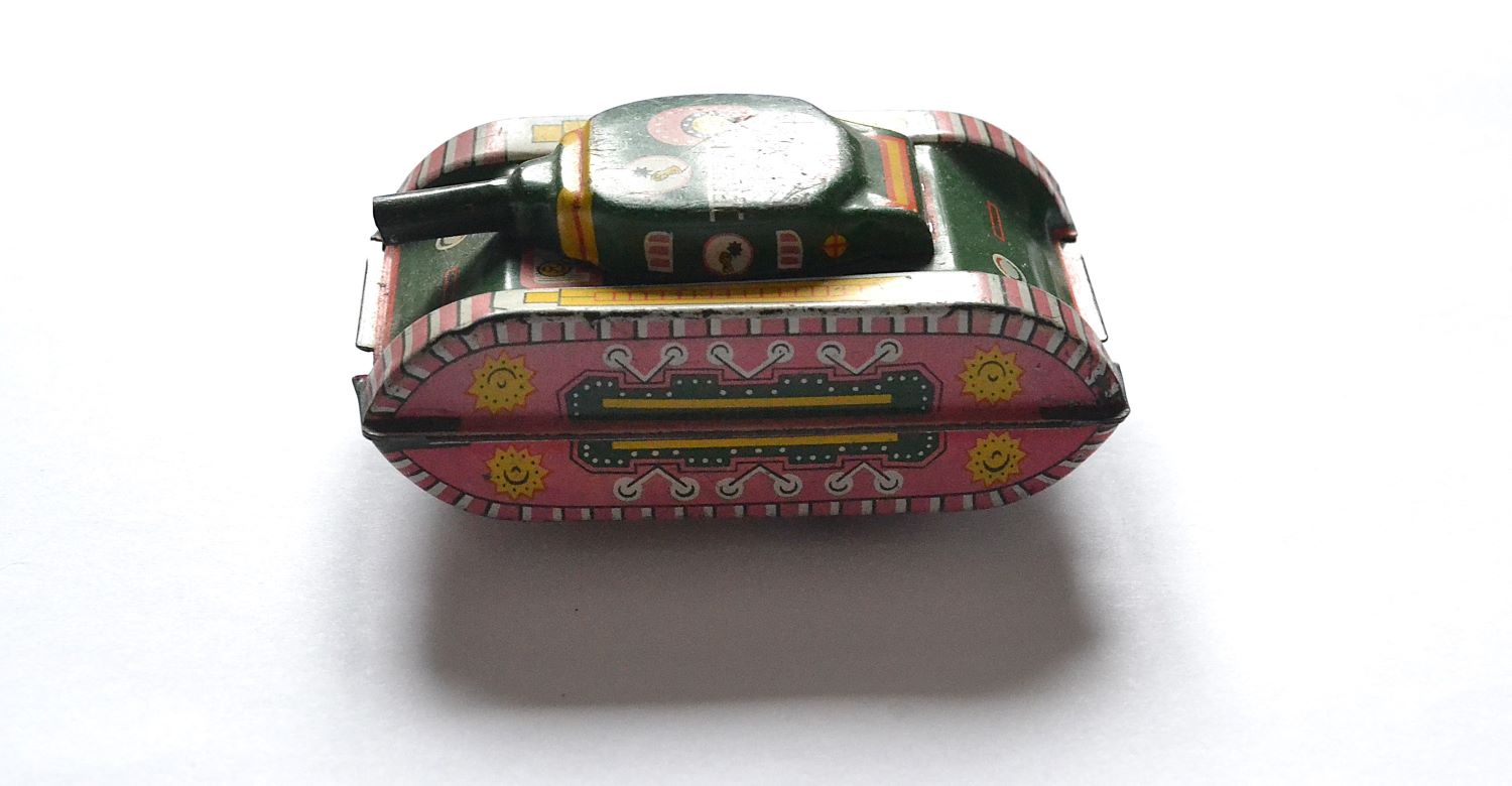 rare-and-vintage-metal-tank-toy-2.
